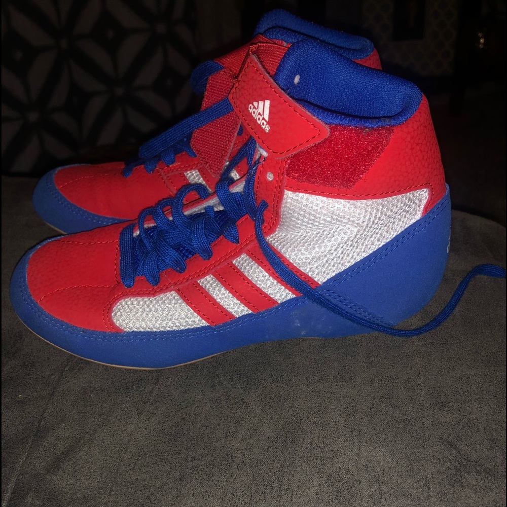 Boys size 2 wrestling shoes